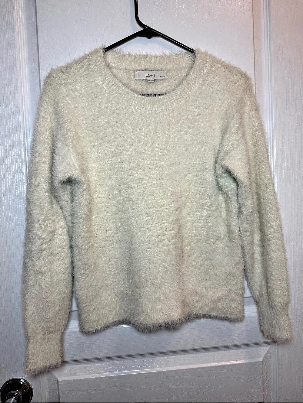 LOFT Petites XXSP Ivory Fuzzy Eyelash Knit Crewneck Sweater Soft Cozy